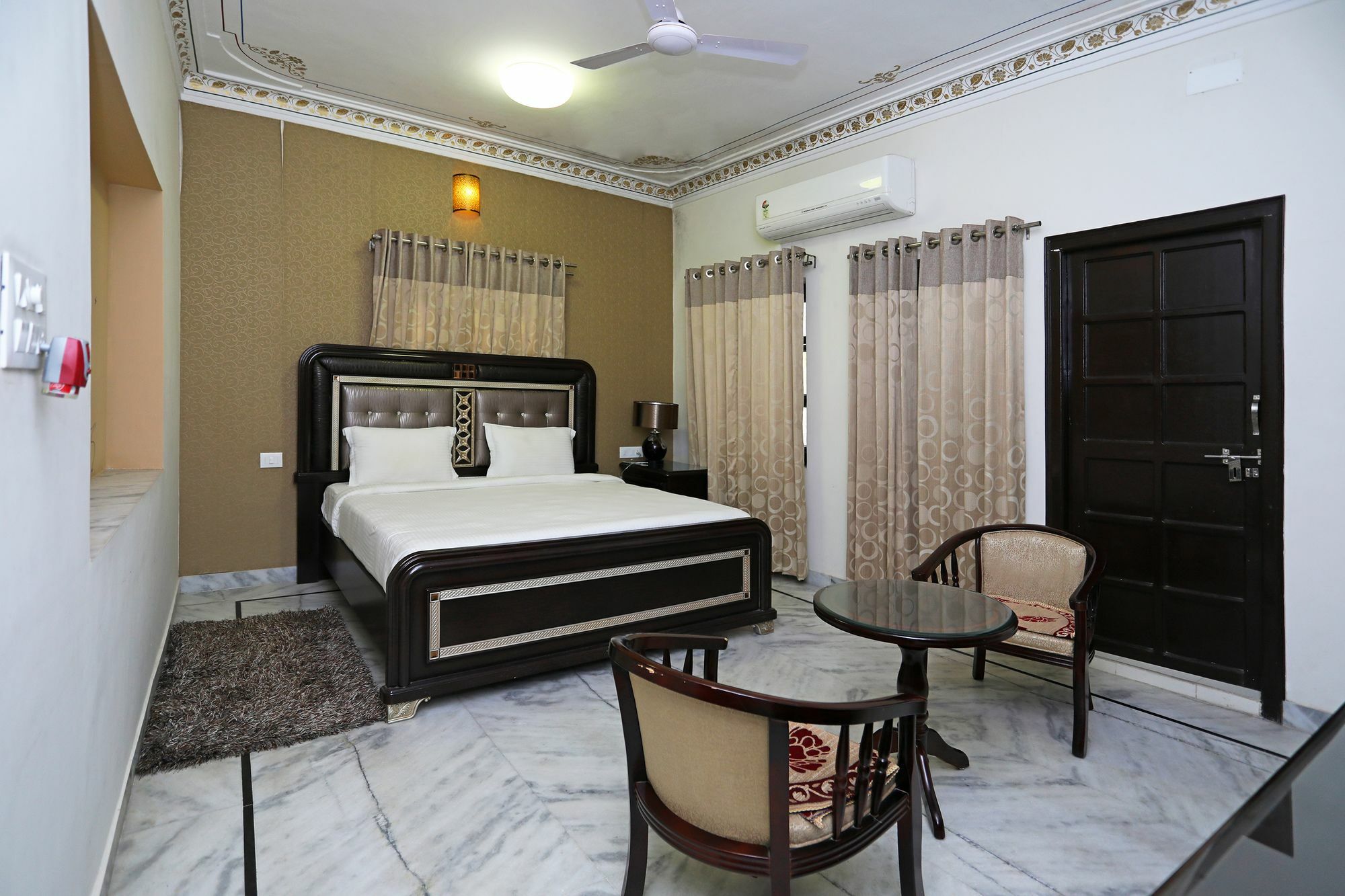 Oyo Home Heritage Near City Palace Udaipur Eksteriør billede